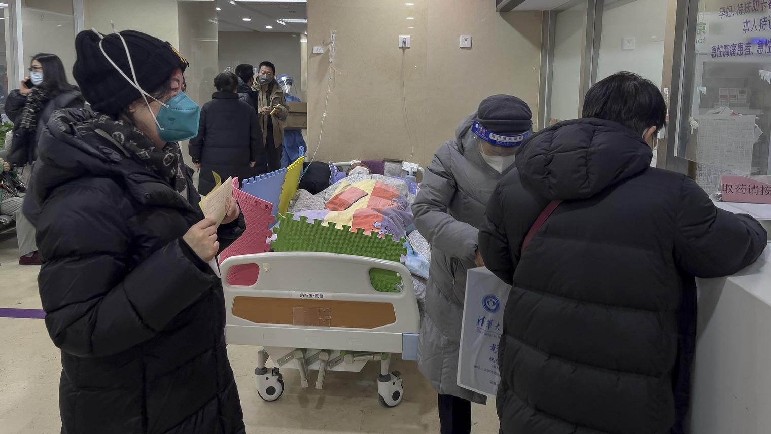广州三甲急诊室内外：疫情下普通人的生死一月